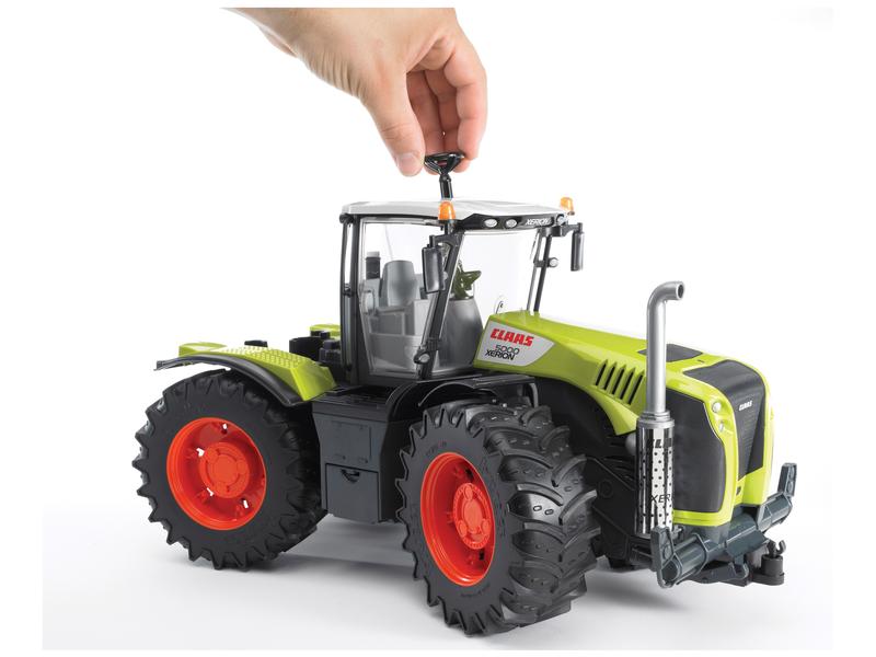 1/16 Scale Bruder Claas Xerion 5000 Articulated Wheeled Tractor Image 1